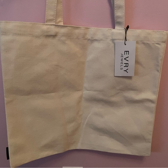 Tote Bag NWT - Picture 3 of 3